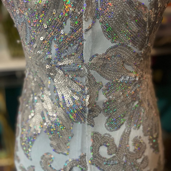 NWT! Sz 11/12 Light Blue & Silver Sequined Prom/Homecoming Dress - Picture 11 of 12